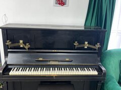 De vanzare pianina clasica Union Berlin